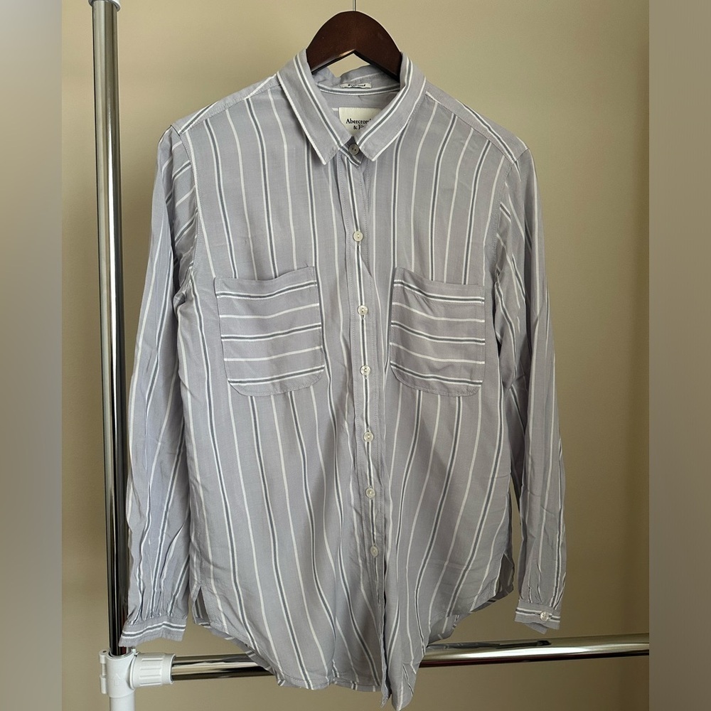 Women’s Abercrombie Boyfriend Button Down Shirt